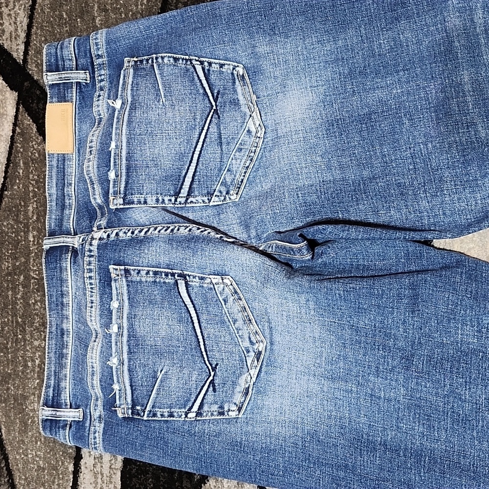 BKE PAYTON EMBROIDERED DISTRESSED UNIVERSAL FIT MID-RISE CROPPED DENIM J… - Picture 10 of 13